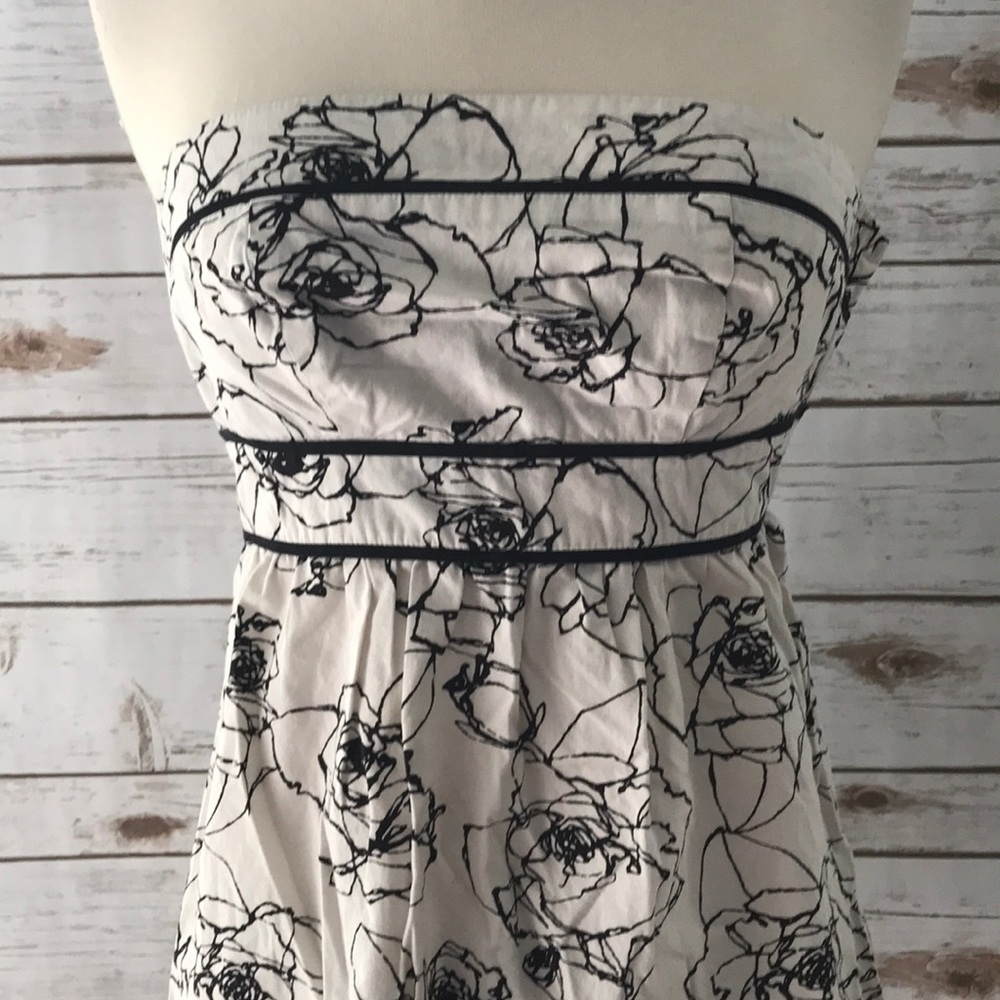 • F21 Strapless Floral Top •